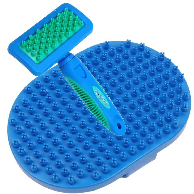 Rubber brush for short-haired dogs and cats